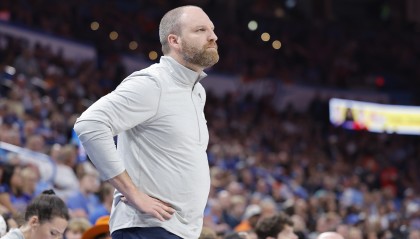 爱游戏娱乐网址-美记：近期传闻雄鹿、魔术和奇才都有意前灰熊主帅詹金斯