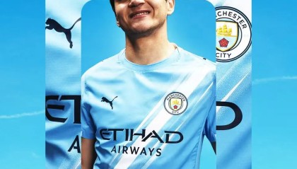 曼城官方：后卫胡桑诺夫当选队内1月最佳球员