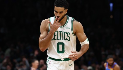 爱游戏娱乐网址-能攻善传！塔图姆15中7拿到23分13板7助3断 正负值+13