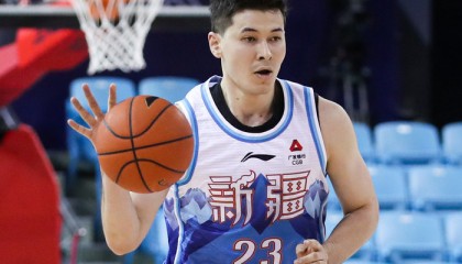 爱游戏app-新疆最多领先20分双杀北控 阿不都19+11里勒空砍32分|劳森|门内加|阿不都沙拉木|廖三宁|齐麟_新浪体育_新浪新闻